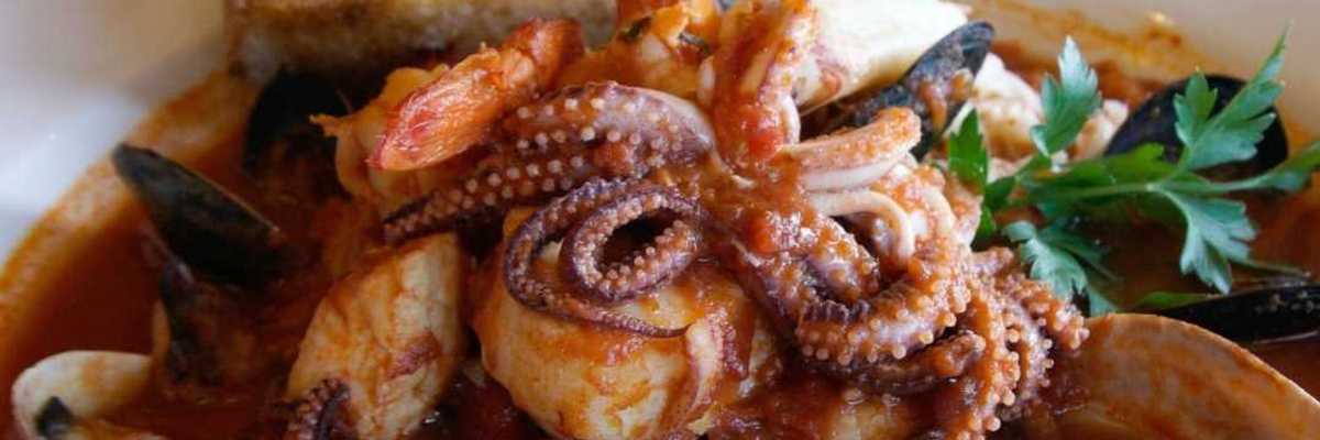 a bowl of seafood cioppino