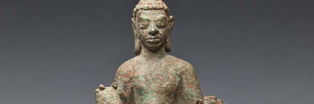 a bronze statue of the Buddha from 750-850 CE