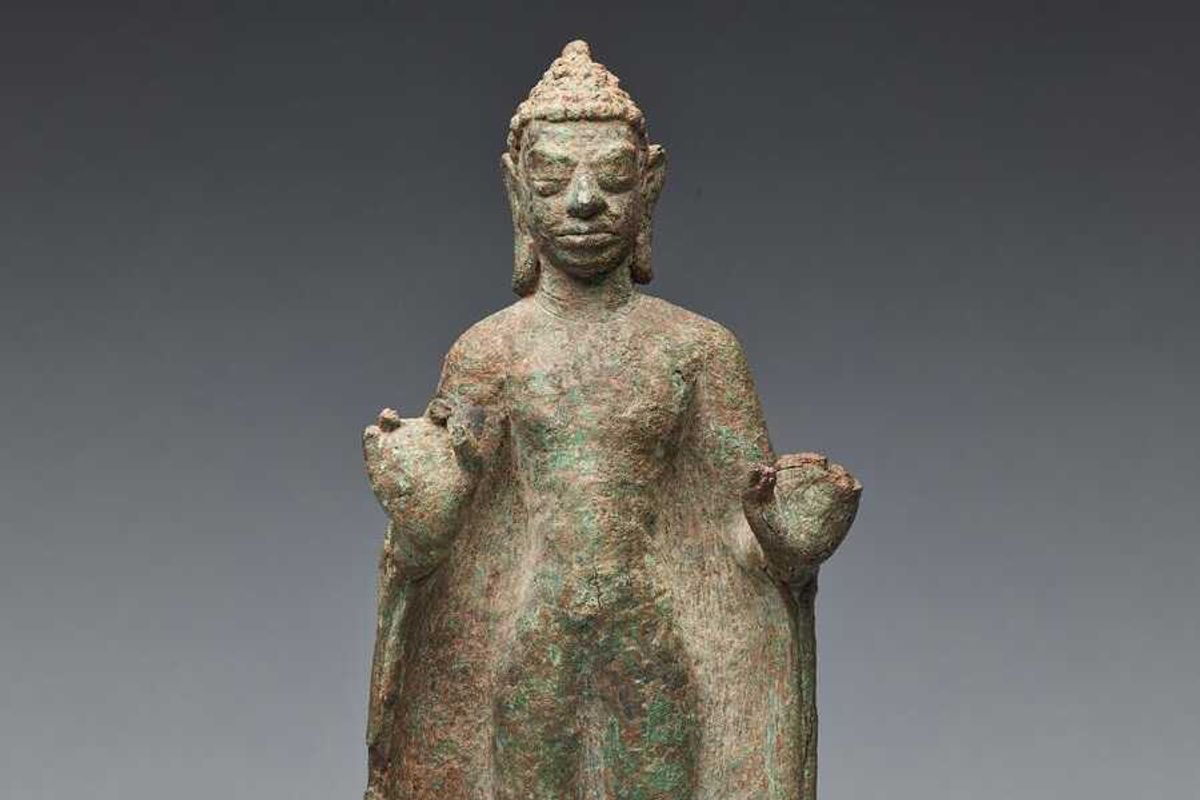 a bronze statue of the Buddha from 750-850 CE