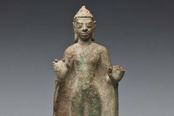 a bronze statue of the Buddha from 750-850 CE