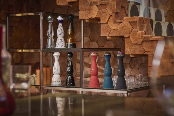 clase-azul-tequila-bar