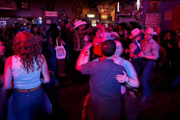 country-dancing-dive-bar-bay-area