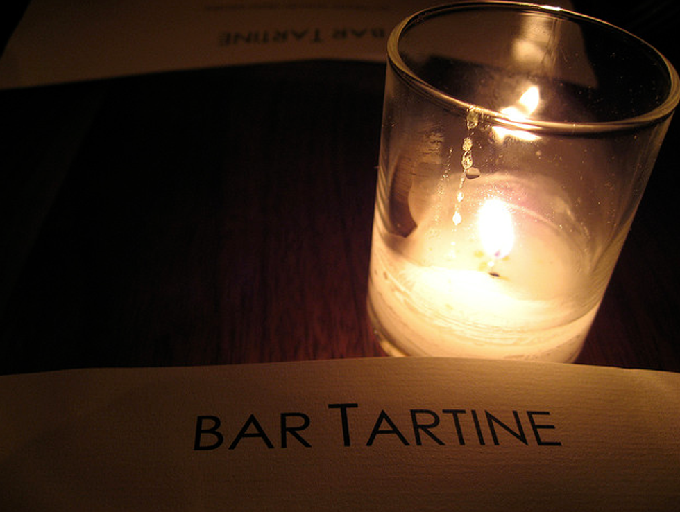 Five Reasons Why Dining at the Bar Beats a Table