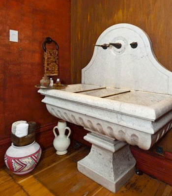 Real Estate Report: In Noe Valley, A Powder Room to Reckon With