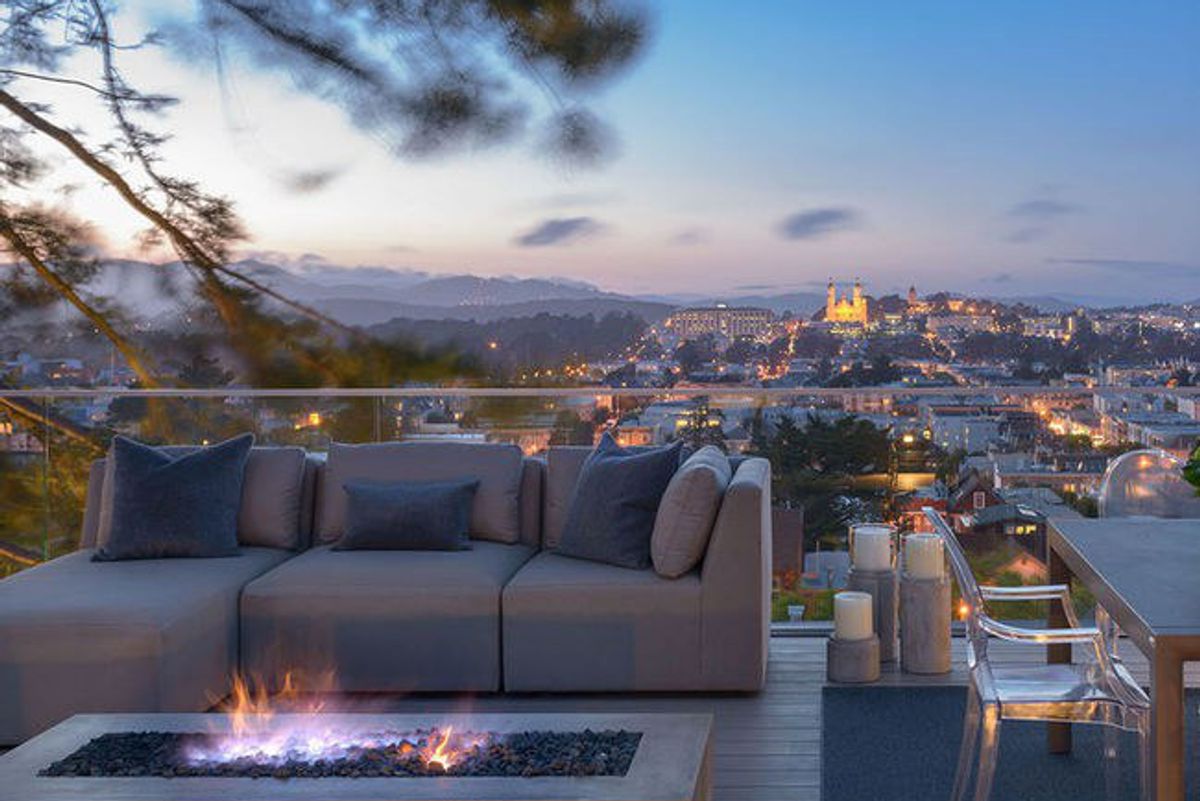 House Tour: A Modern Gem Amid Spectacular City Views