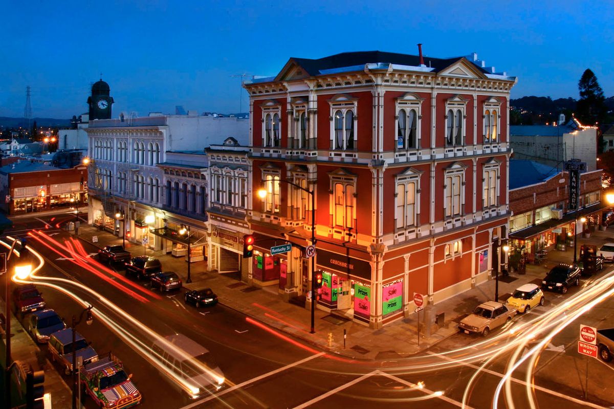 A Modern Guide to Petaluma: Farm Tours, Hyper-Local Fare + Funky Lodging