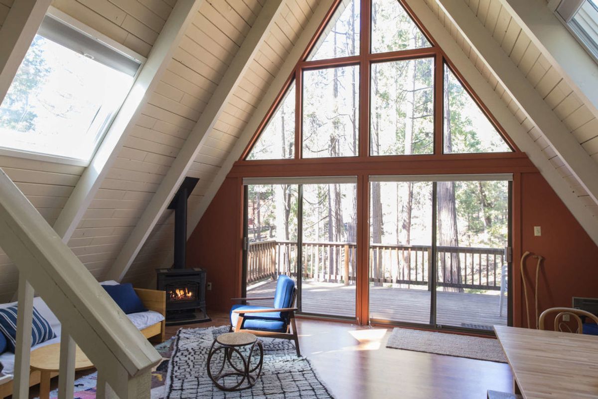 5 Charming Cabins in the High Sierras for Winter Wonderland Glamping