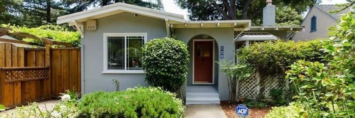 This 900sf Palo Alto tiny house wants $2.5 million (wtf srsly) + more topics to discuss over brunch
