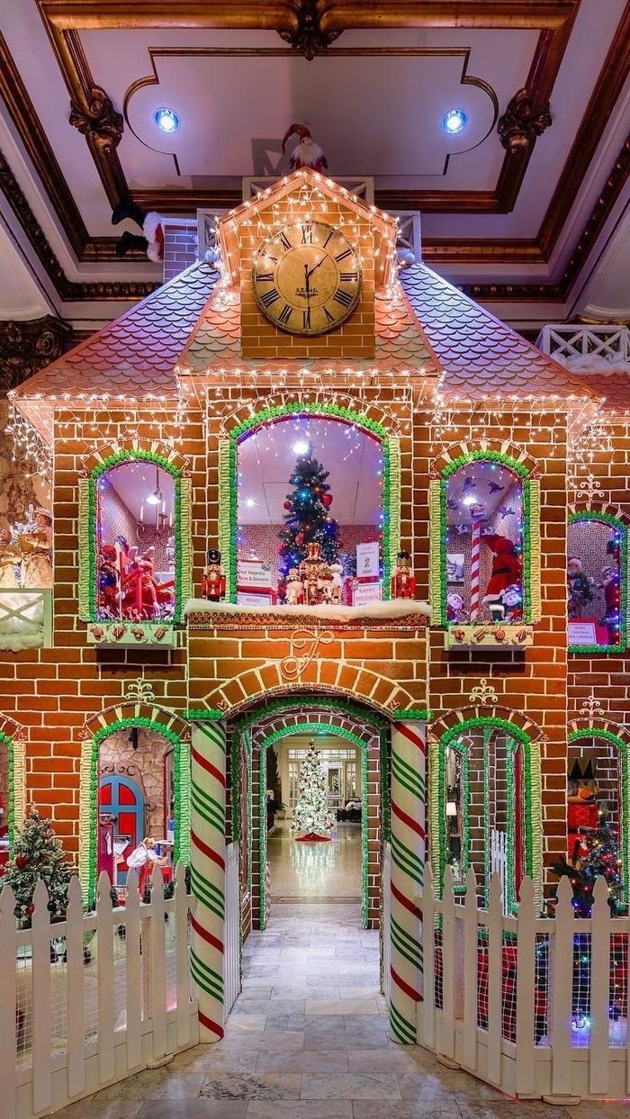 San Francisco’s Most Spectacular Gingerbread Houses