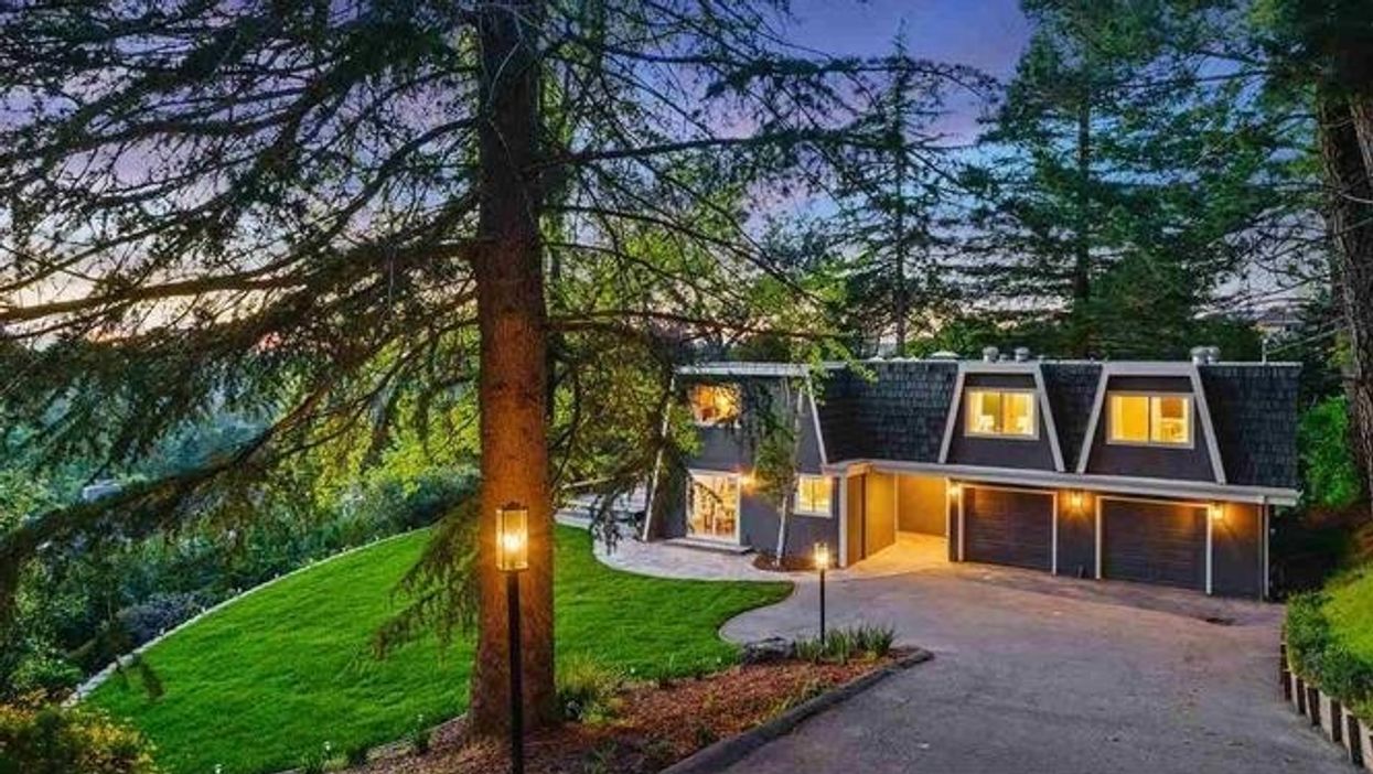 Midcentury modern cottage in Orinda Hills asks $1.6 million