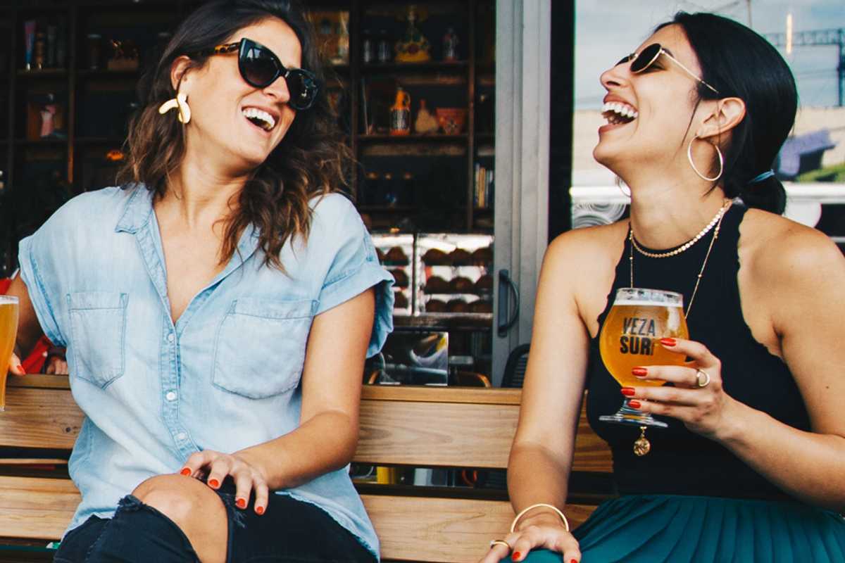 This dating app is breaking the rules to get you off your phone… and on a date