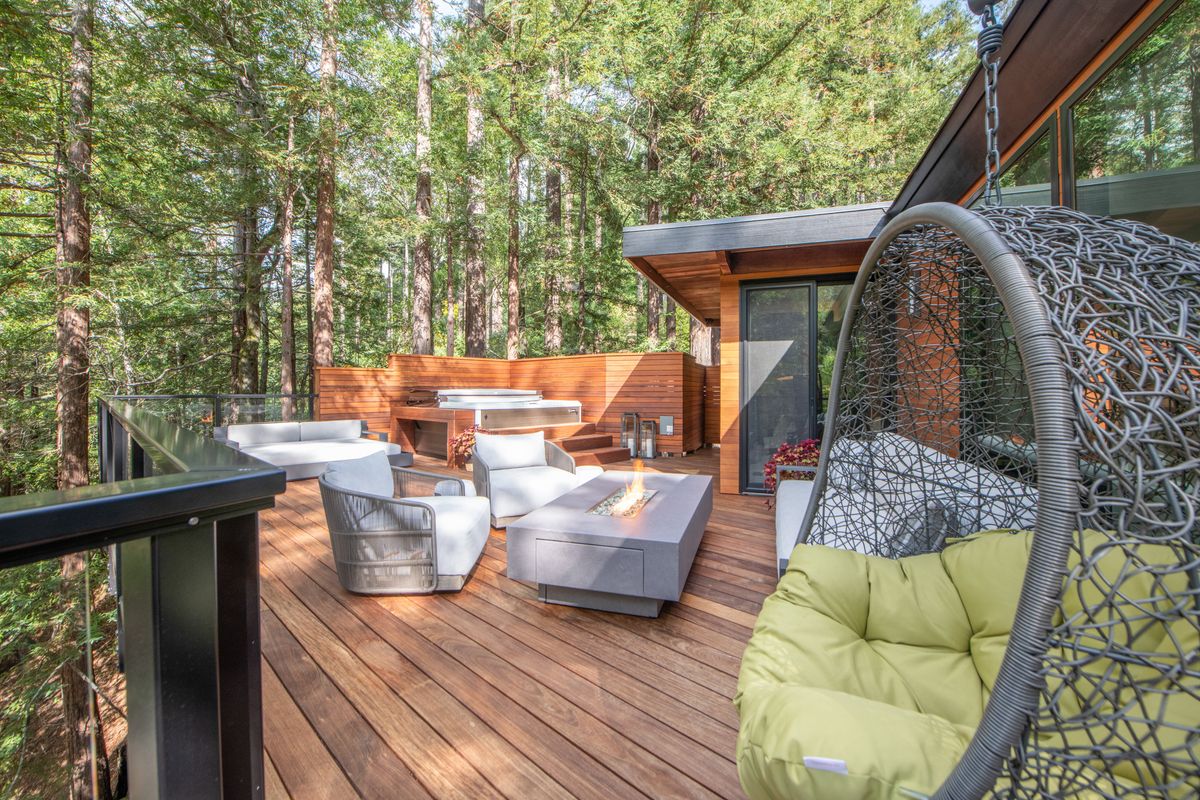 How to Build Your Dream Deck With Clough Construction