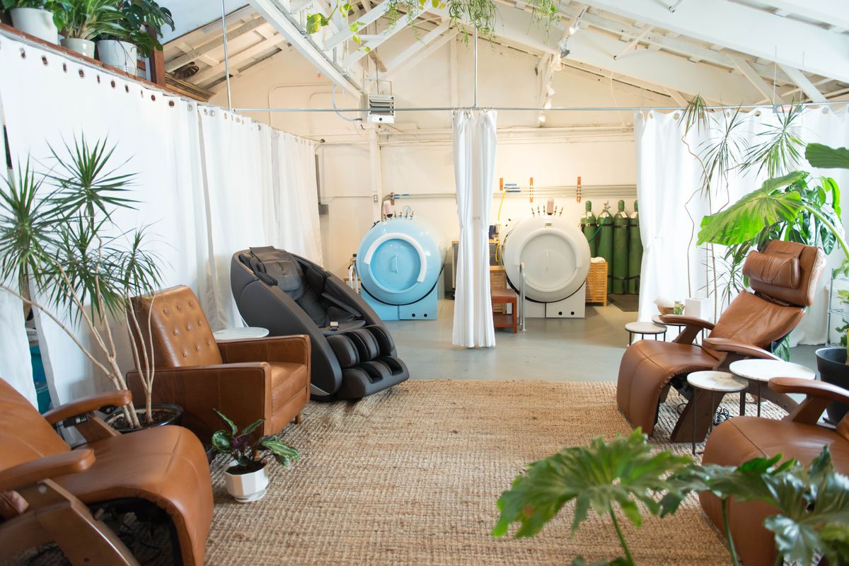 High-tech hyperbaric oxygen therapy comes to a spa-like space in Oakland