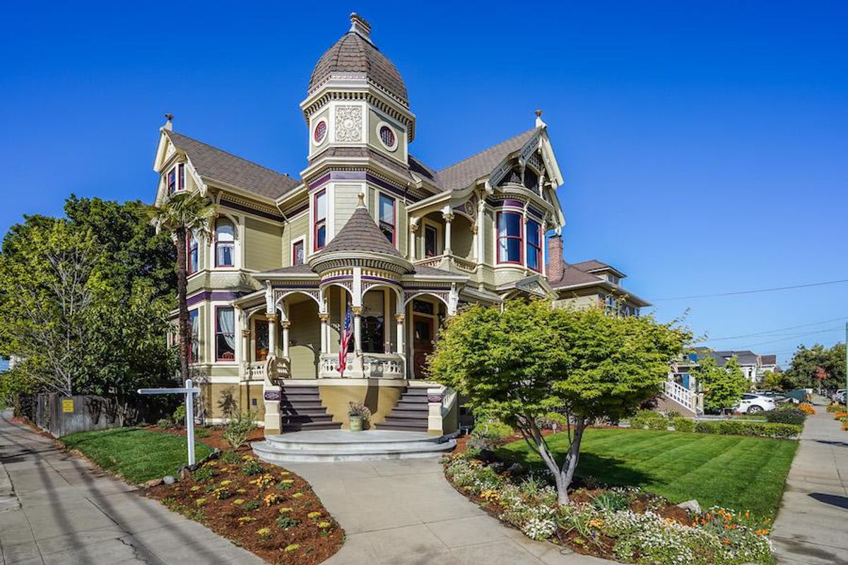 Alameda's most photographed Victorian home hits the market at $2.4 million