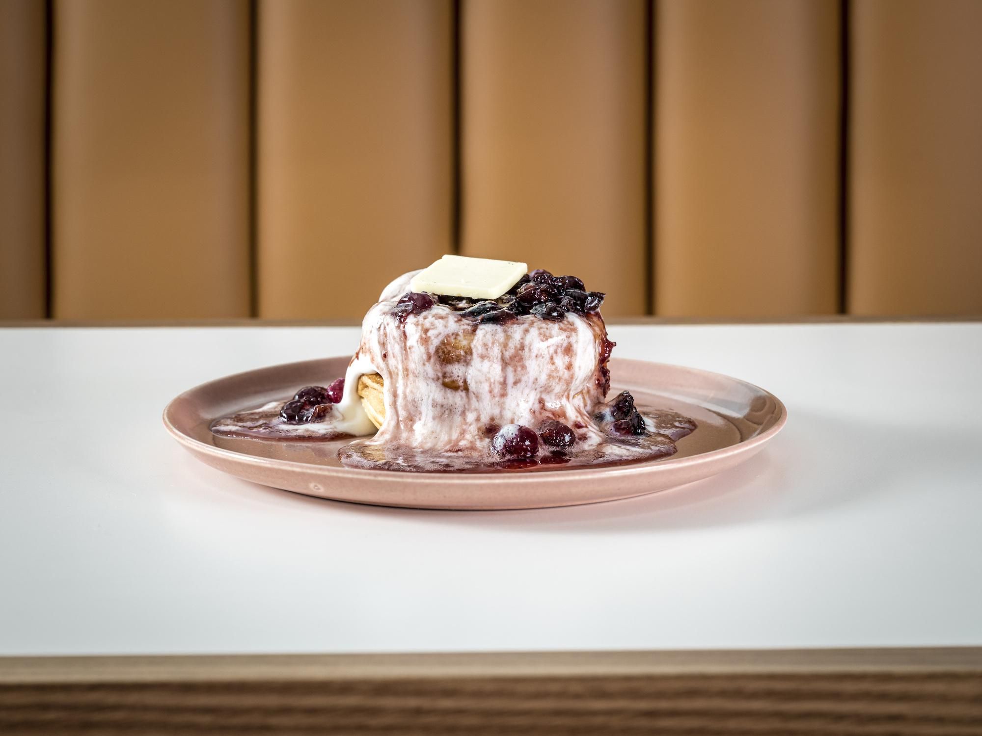 Hilda and Jesse serves a fluffed-up version of breakfast in North Beach—pass the bubbles!