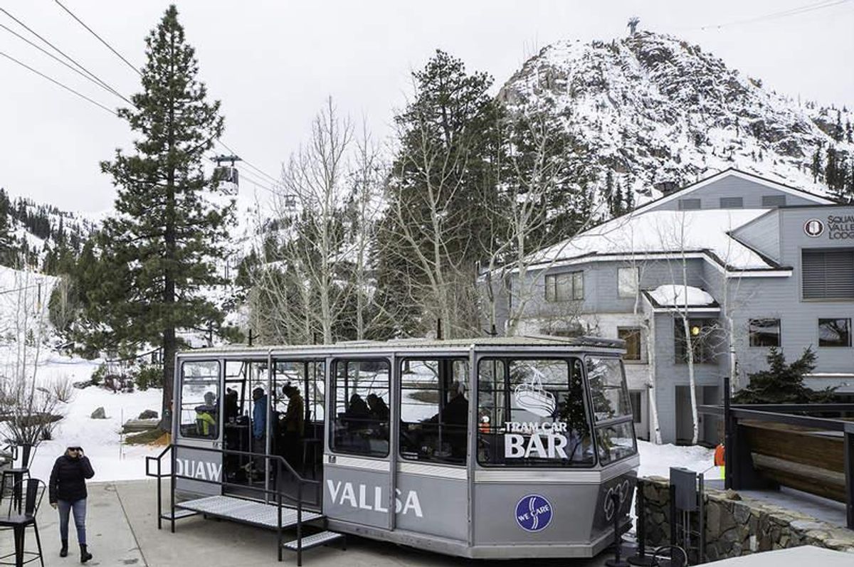 Lake Tahoe's Best On-Mountain Bars for Après Ski