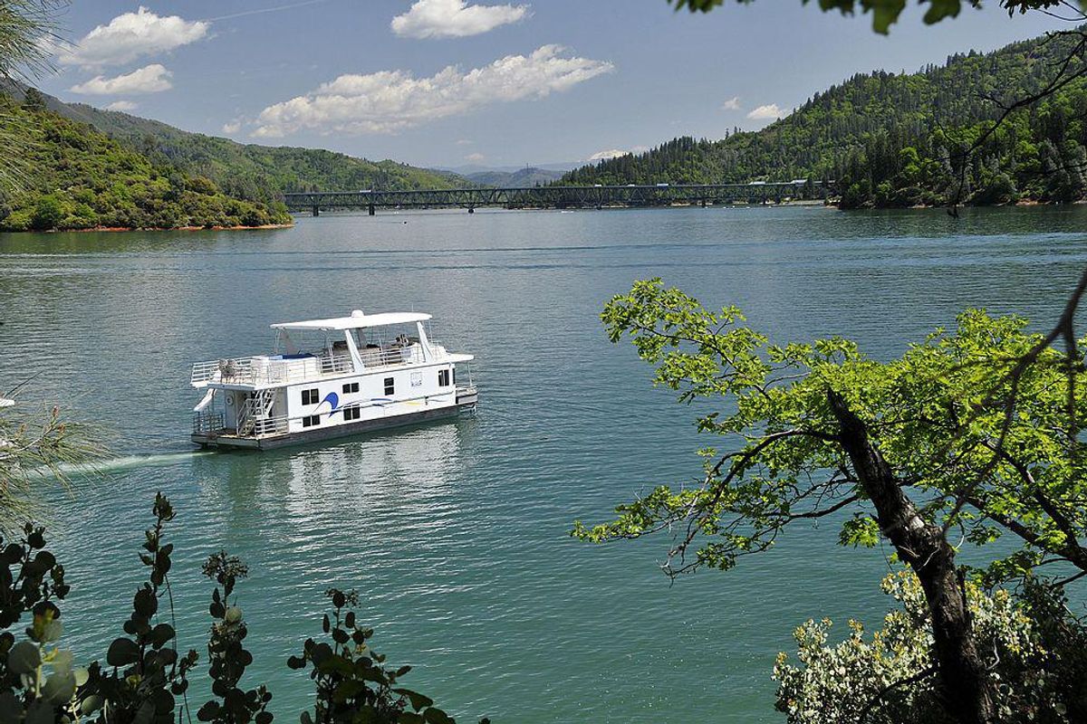 Rent a houseboat on 3 NorCal lakes this summer