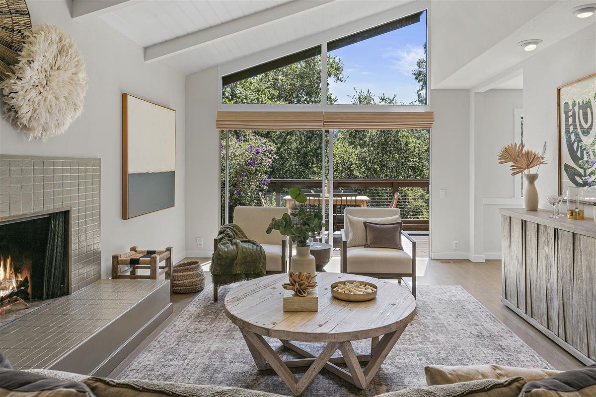 A cozy contemporary home with treetop views in Oakland Hills asks $1.5 million