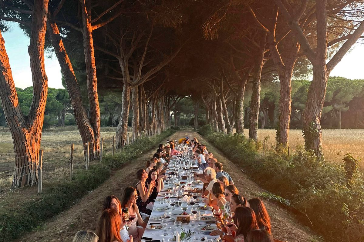 Pull up a chair at luxurious farm dinners this fall.