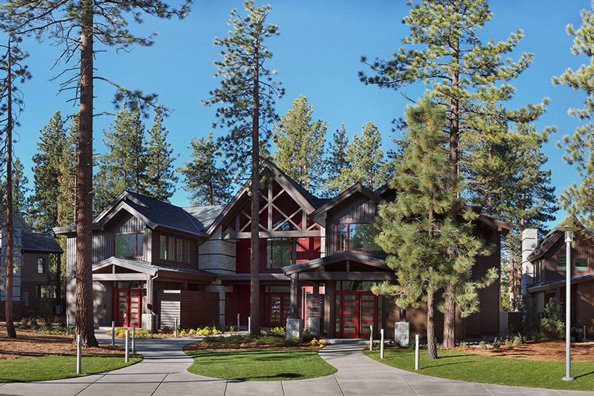 Experience unmatched luxury in South Lake Tahoe at Edgewood’s Villa Suites.