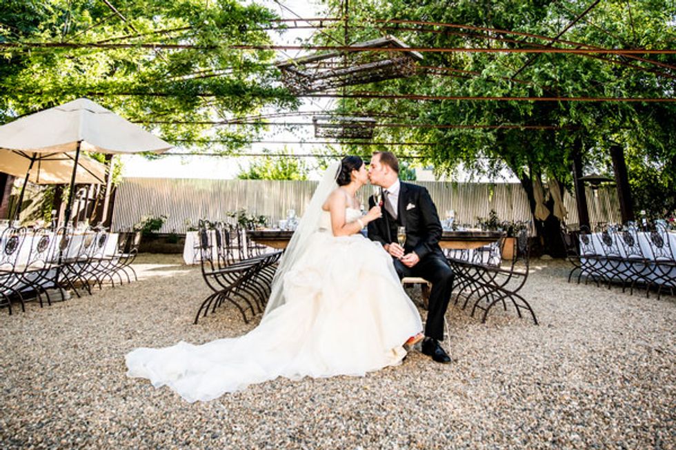 Foodie Couple Get Hitched in a Glamorous Barn in Healdsburg