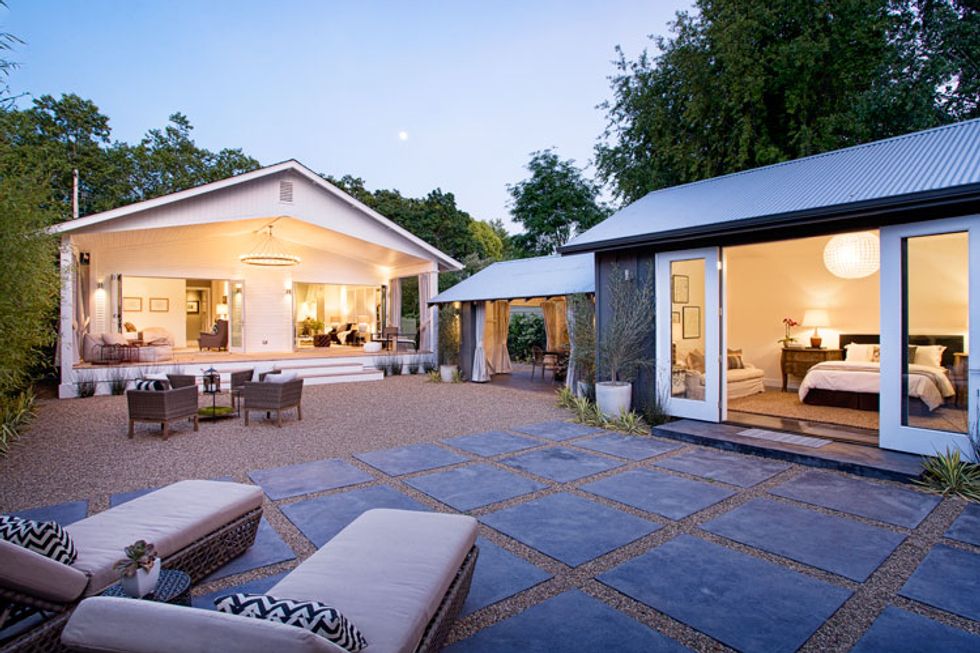 Property Porn: A Contemporary Farmhouse With Outdoor Dining