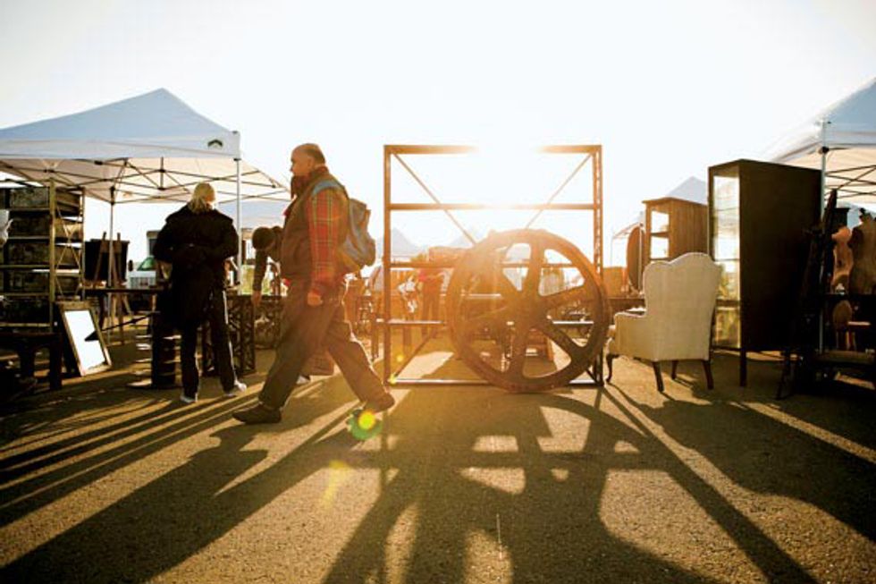 Shopping The Alameda and Candlestick Park Flea Markets With The Experts