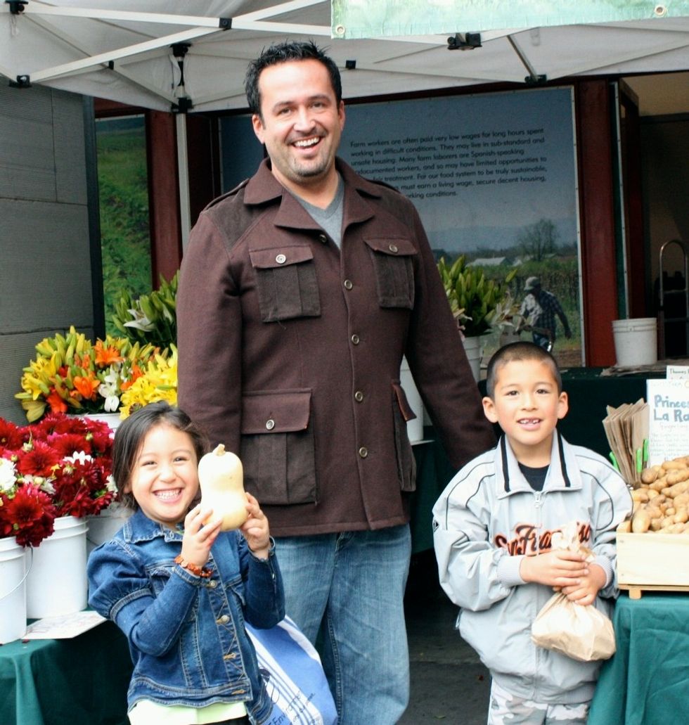 Market Watch: Oracle Chef Robbie Lewis Gets His Kids Hooked on the Farmers Market