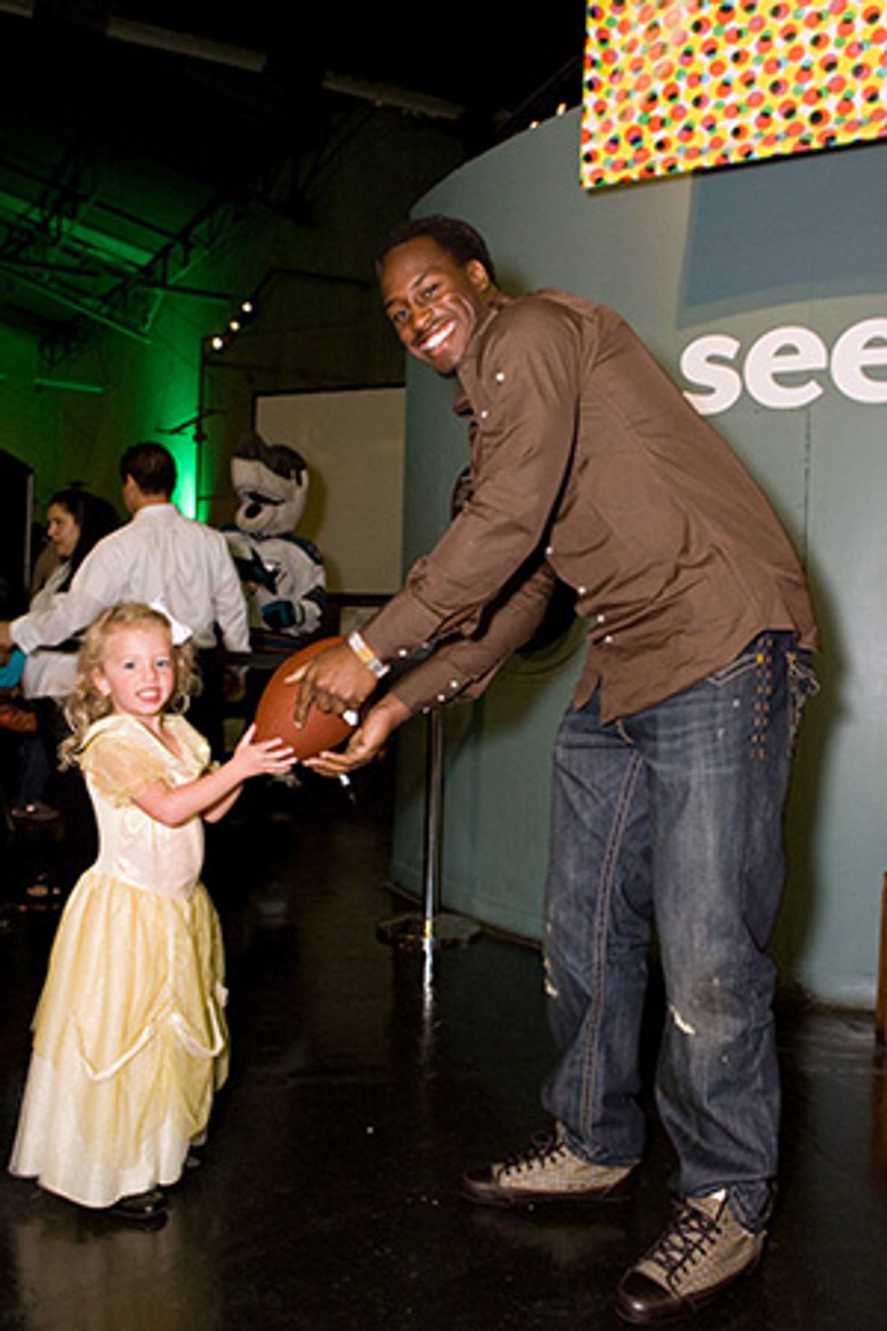 SF Giants Andres Torres & Sergio Romo To Help Celebrate Holiday Heroes 2010