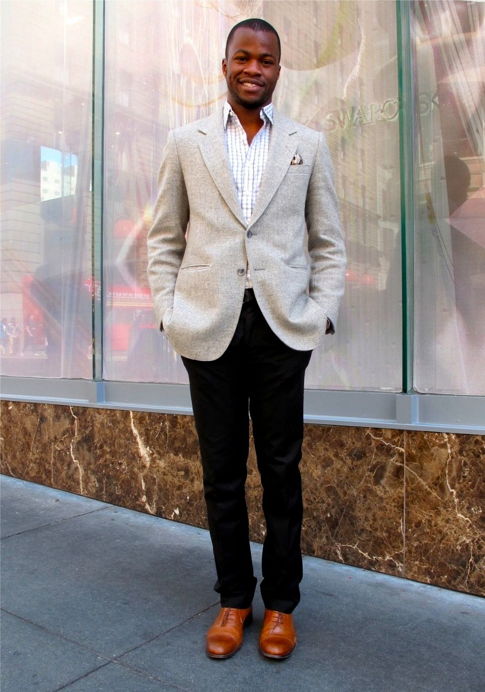 SF Street Style: Mixed Grays and Contrast Shoes in Union Square