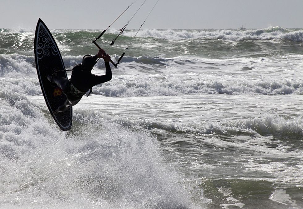 Scenes of the City: Kiteboarding and Windsurfing