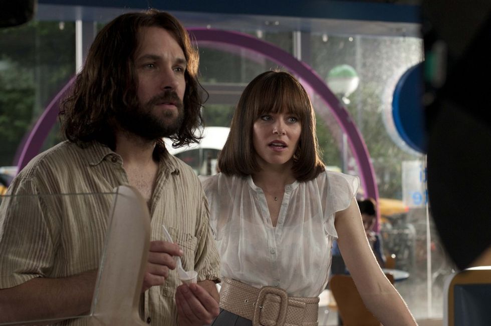 Elizabeth Banks Relates to Dysfunctional Siblings of 'Our Idiot Brother'
