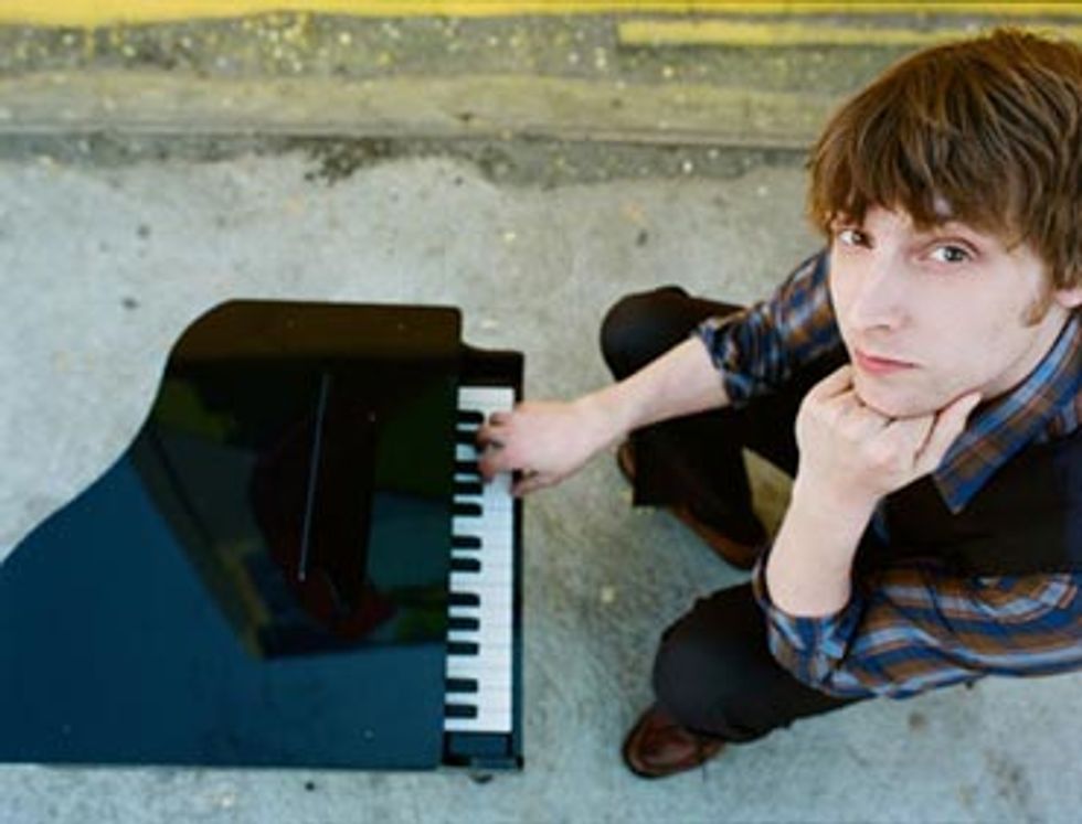 Live in the Vineyards and the VH1 Save the Music Foundation Kick Off a Special Charity Event Featuring Eric Hutchinson