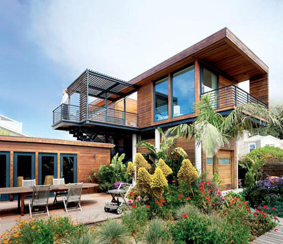A Flood-Proof Stunner Stands Its Ground in Stinson Beach