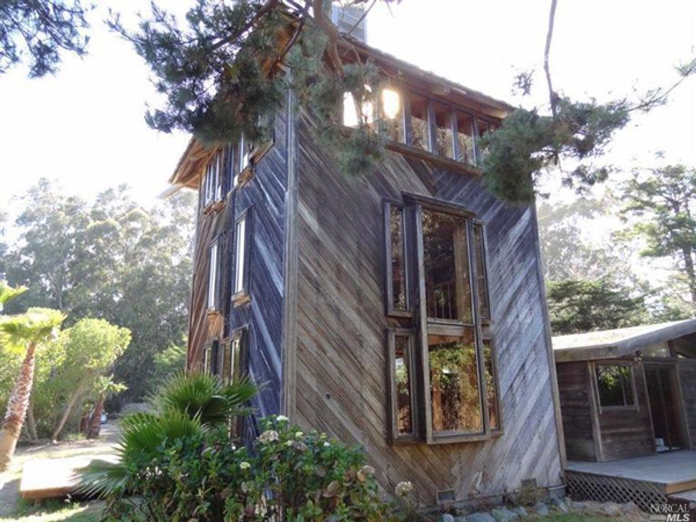 I Could Live Here: 1970s Redwood Tower House in Bolinas