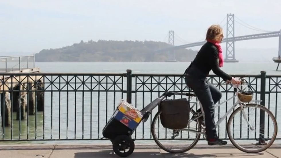 San Francisco Riders Show You How to Carry Anything on Your Bike