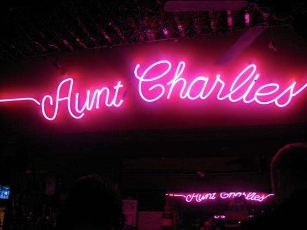 The Weeknighter: Aunt Charlie's Lounge
