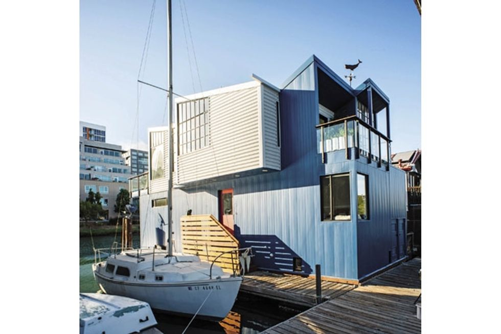 Adventurous First-Time Homeowners Chose a Mission Creek Houseboat