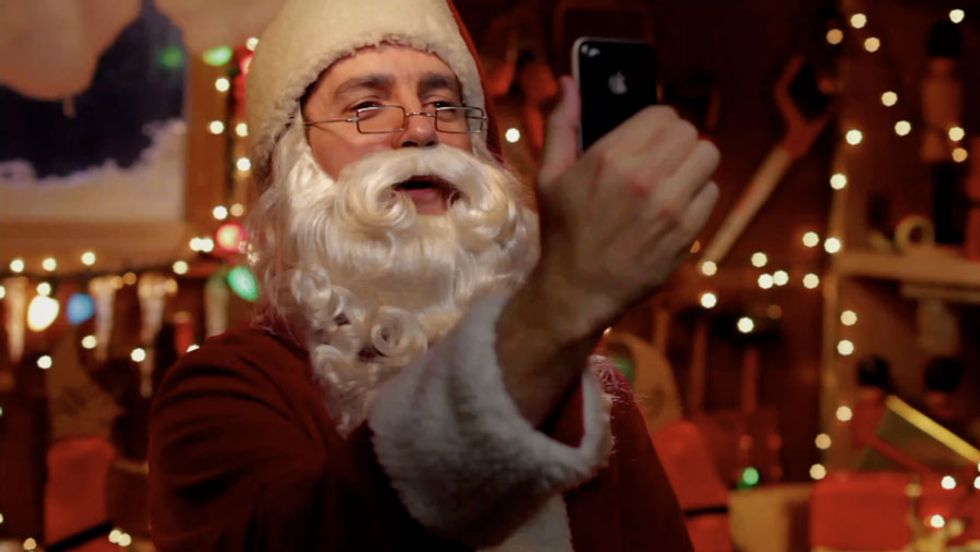 Video Call App Ustyme to Giveaway Free "FaceTime" Chats with Santa