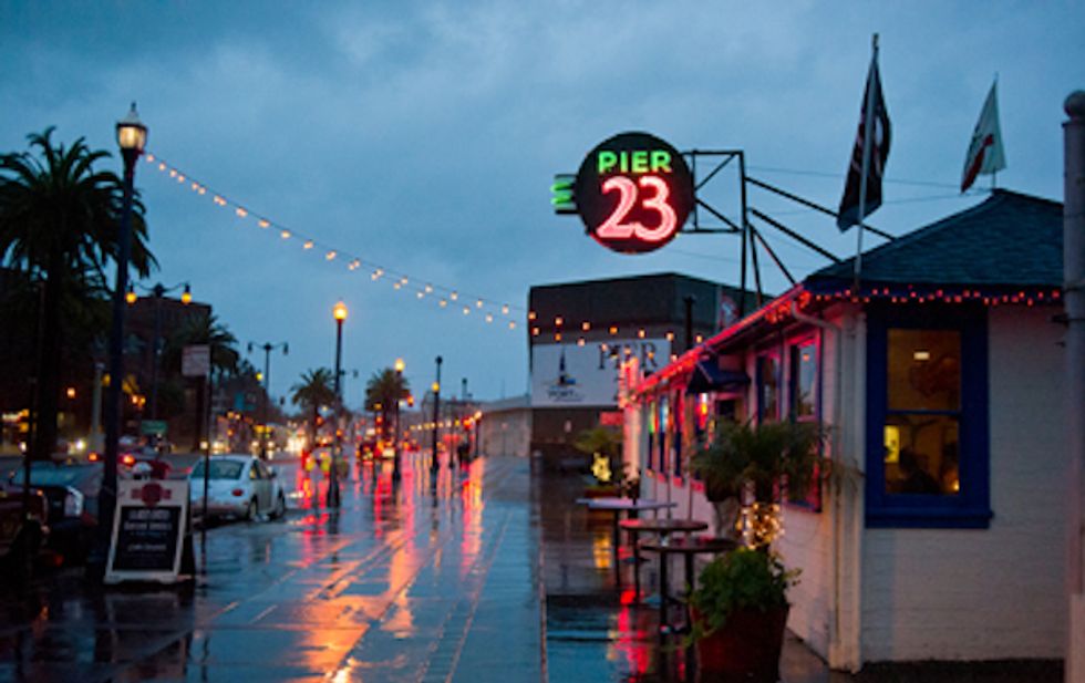 The Weeknighter: Strong Margaritas and Drunk Dancing at Pier 23 Cafe