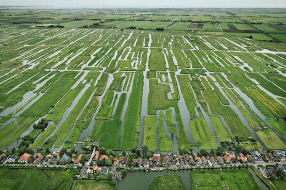 Environmental Photog Edward Burtynsky Receives Art/Act Award + Exhibit at David Brower Center