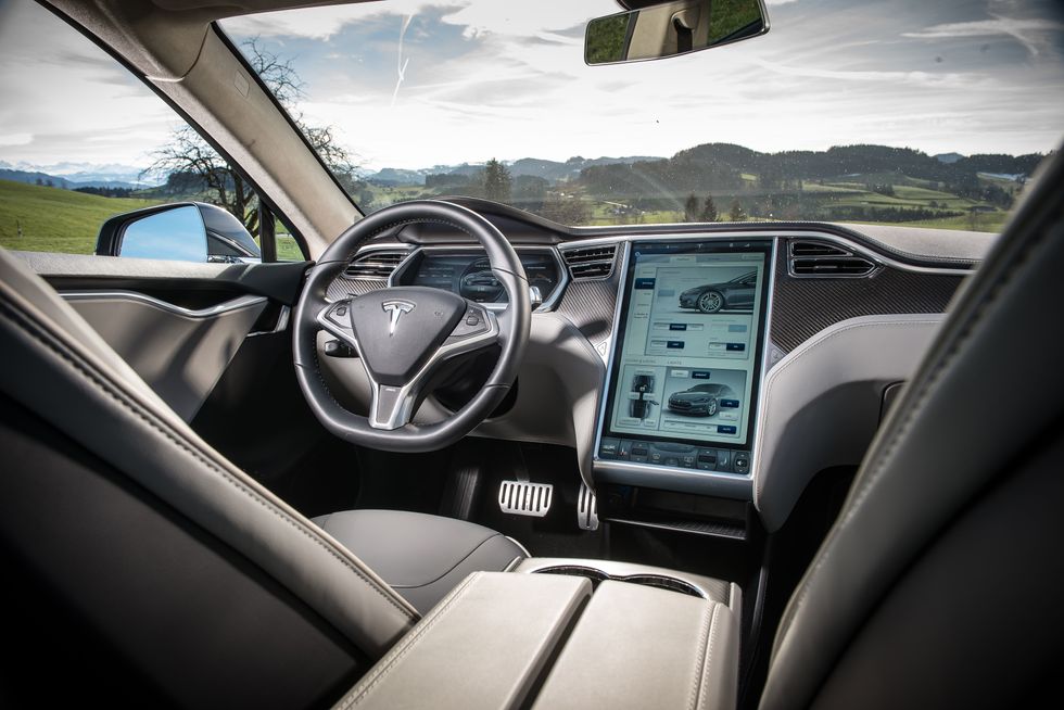 Tesla Model S Update Comes Equipped With Autopilot Mode