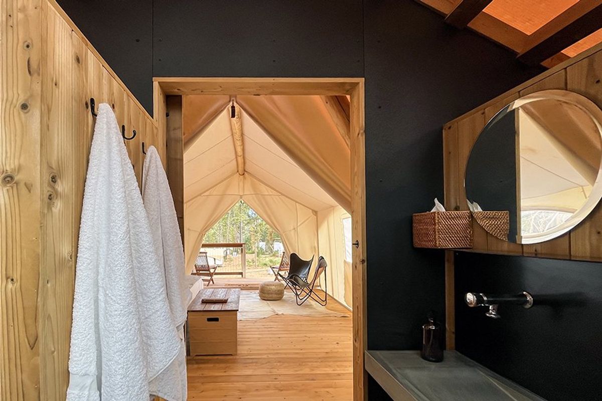 Sleep under the stars at Under Canvas Yosemite's new glampsite.