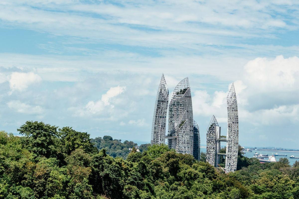 A Modern Guide to Singapore: Where to Eat, Play + Stay