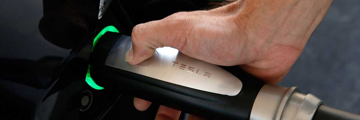 Tesla's Bay Area Superchargers Are the Haute-Tech Gas Stations of the Future