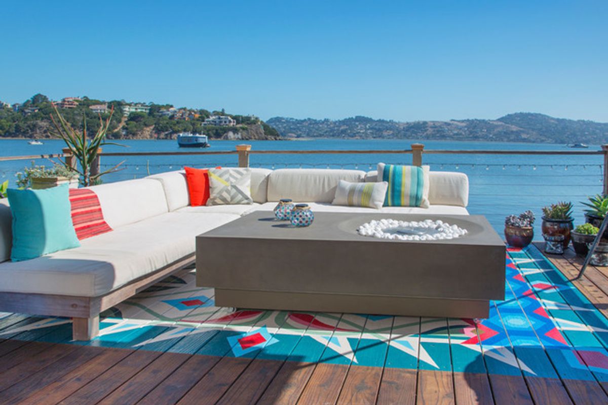 Sausalito Houseboat Tour: Color and Patterns Play Throughout