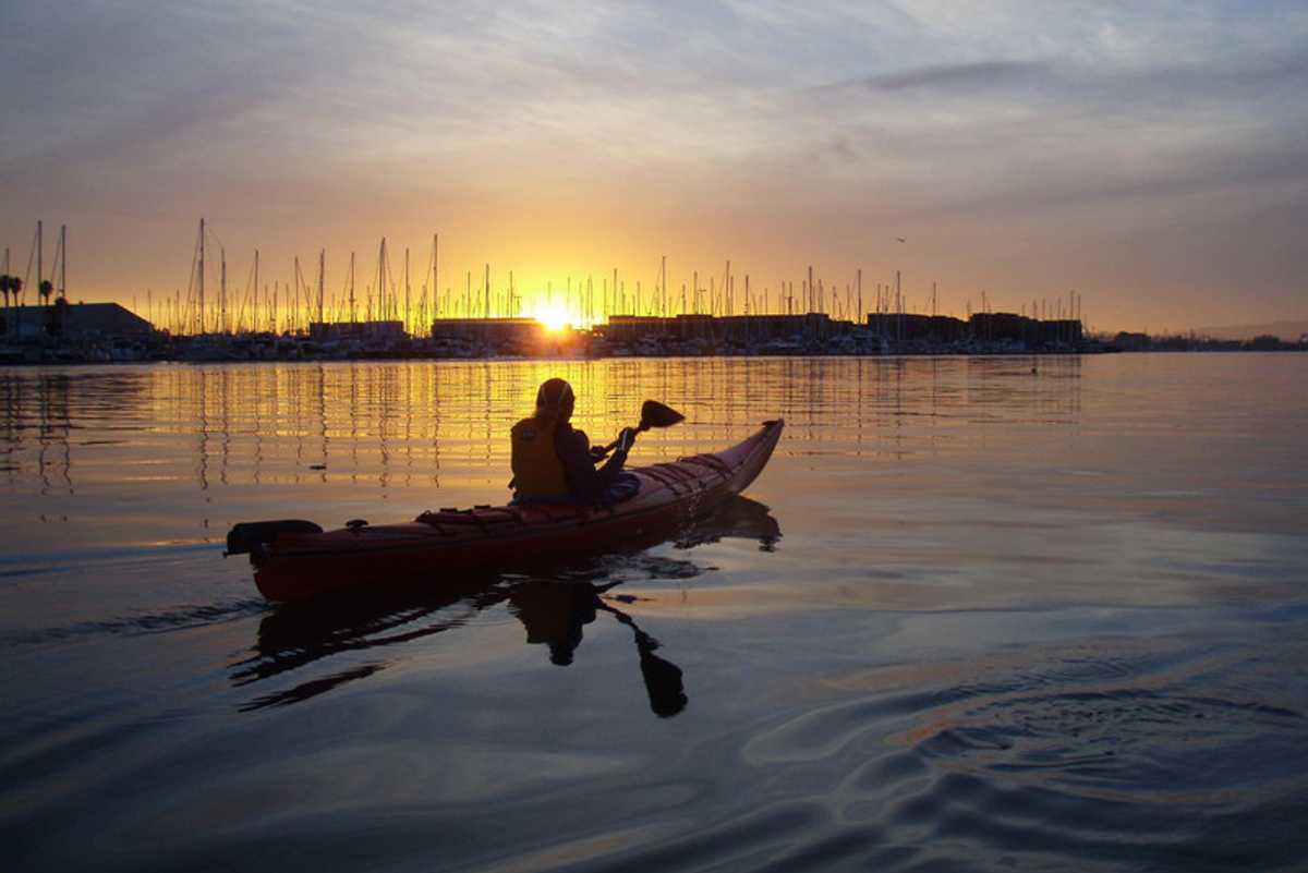 Weekend Guide: Paddle Beneath a Full Moon, Laugh at Improv Night + More Can’t-Miss Events