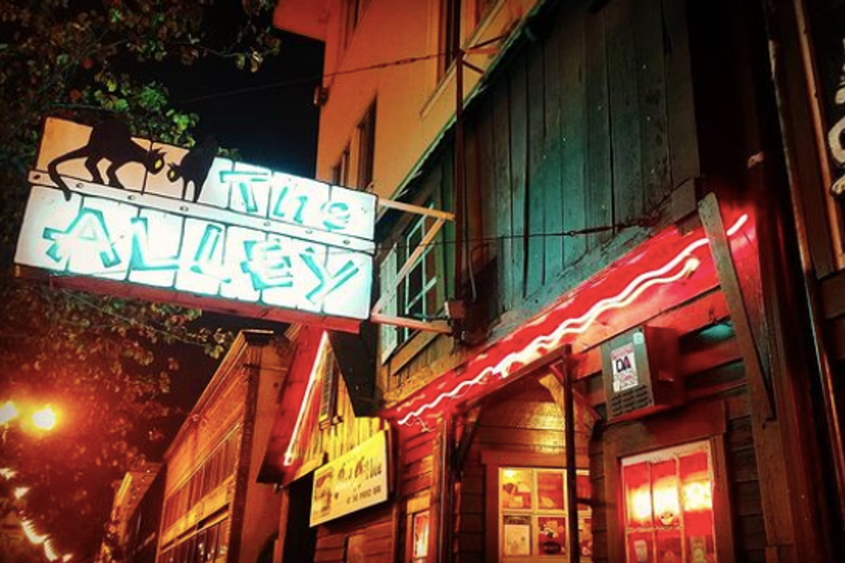 Celebs and regulars raise funds to keep Oakland's Alley piano bar playing + more good news around the Bay Area