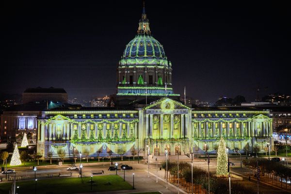 San Francisco city hall lit up for christmas
