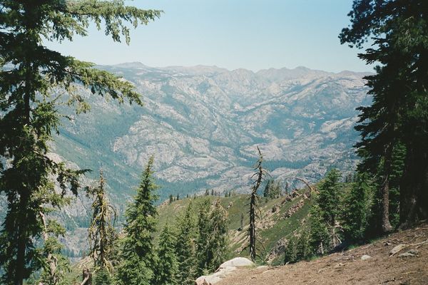 Sierra-Nevada-mountains-hiking-summer